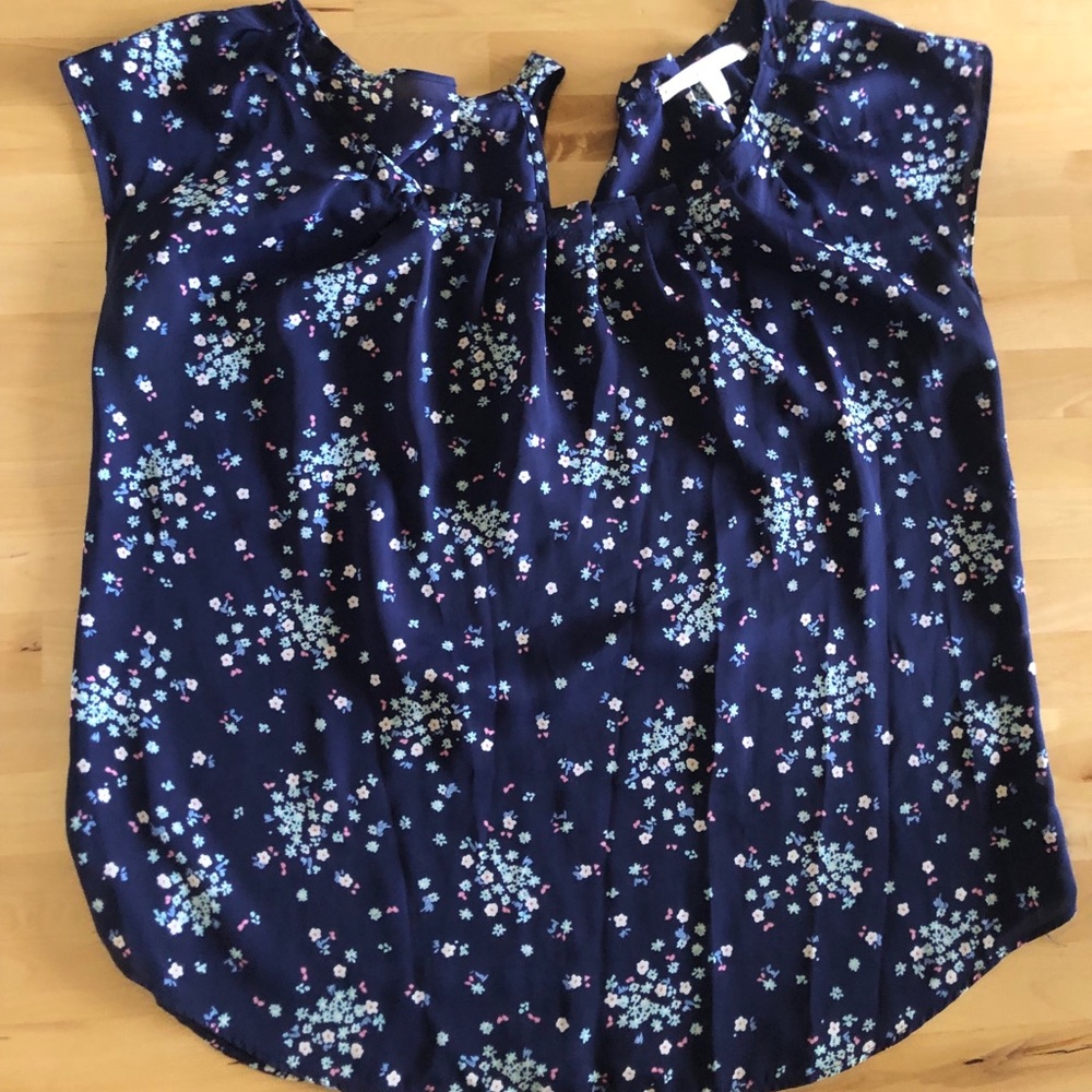 Short sleeve blue floral LC blouse